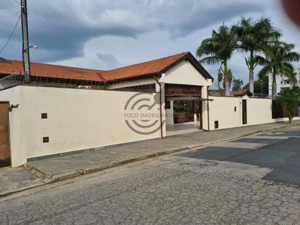 Casa com piscina na Vila Barão
