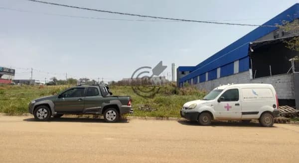 Terreno parte financiada industrial em Loteamento aberto Iporanga Sorocaba.