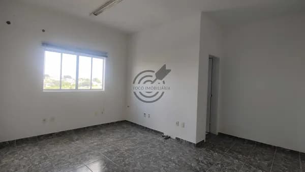 Sala comercial Em edifício Av Itavuvu ao lado do Ferrari materiais elétricos.