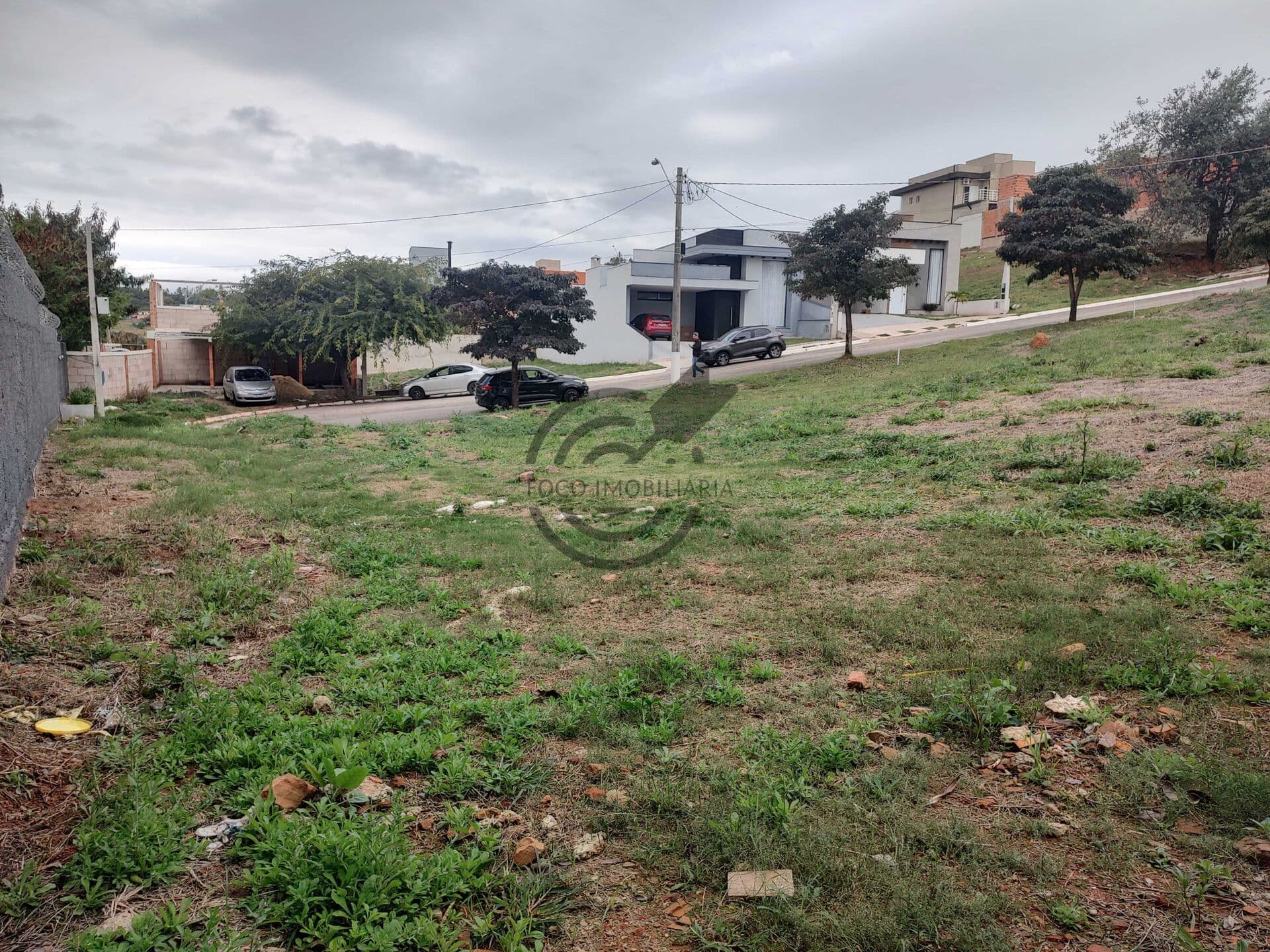 Terreno em Condomínio Julia Martinez zona leste de Sorocaba com 602m2