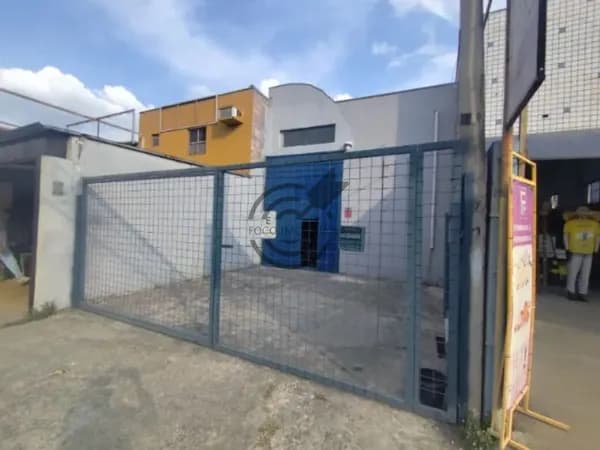Salão comercial no Parque Vitória Régia