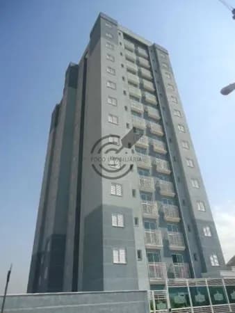 Apartamento frente para supermercado confiança da Av São Paulo.