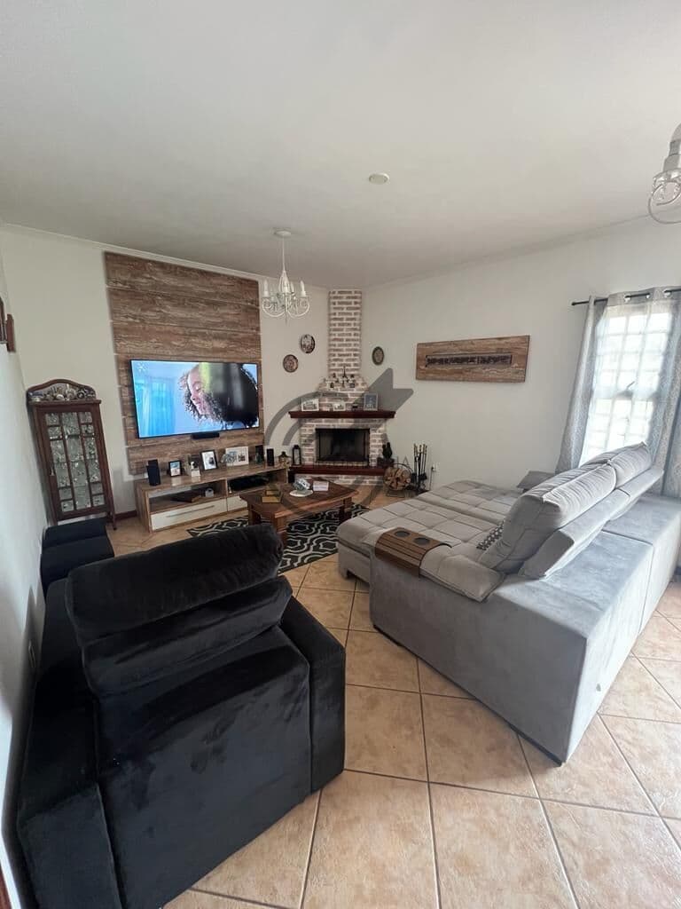 Casa com 2 suítes no Jardim Refúgio