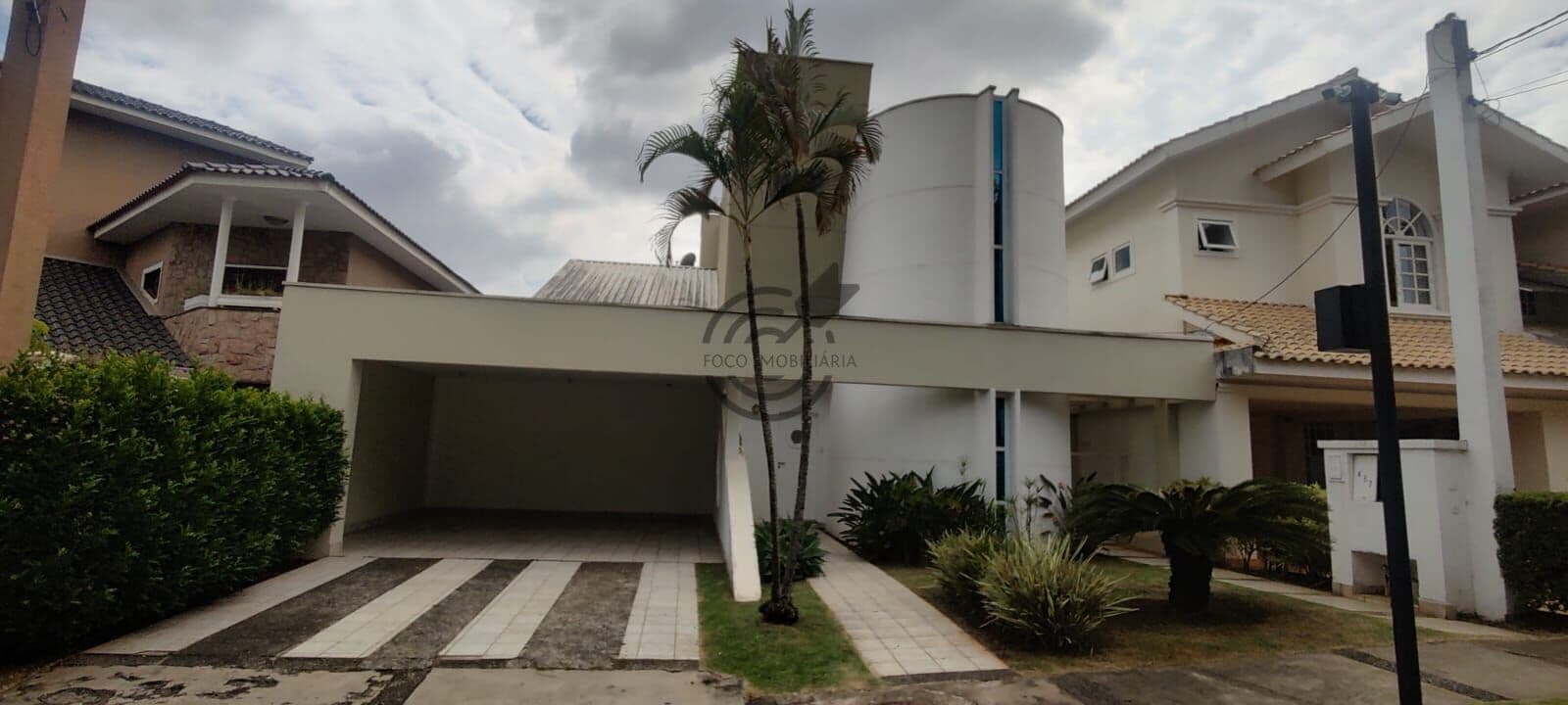 Casa em condomínio no Parque Campolim