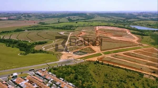 Terreno Misto com 150m²