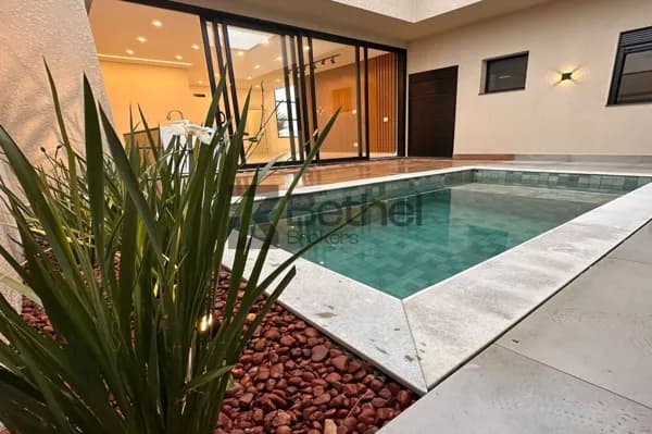 Casa em Condomínio de Alto Padrão