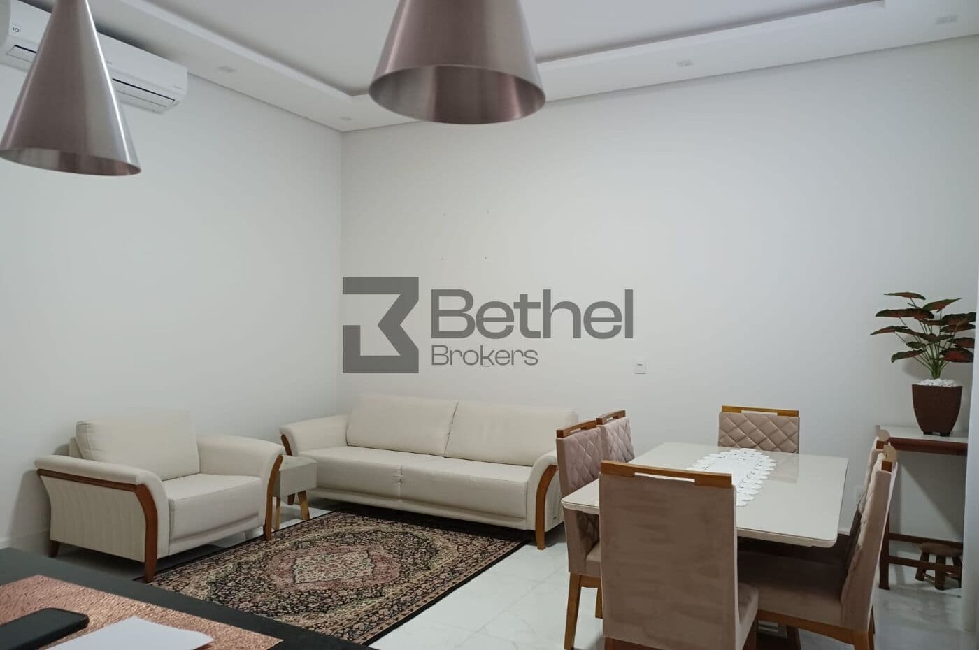 Casa Com 3 dormitórios em Condomínio