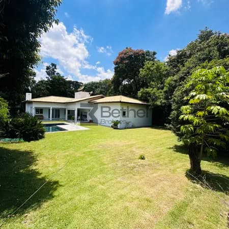 Casa em Condomínio de Alto Padrão