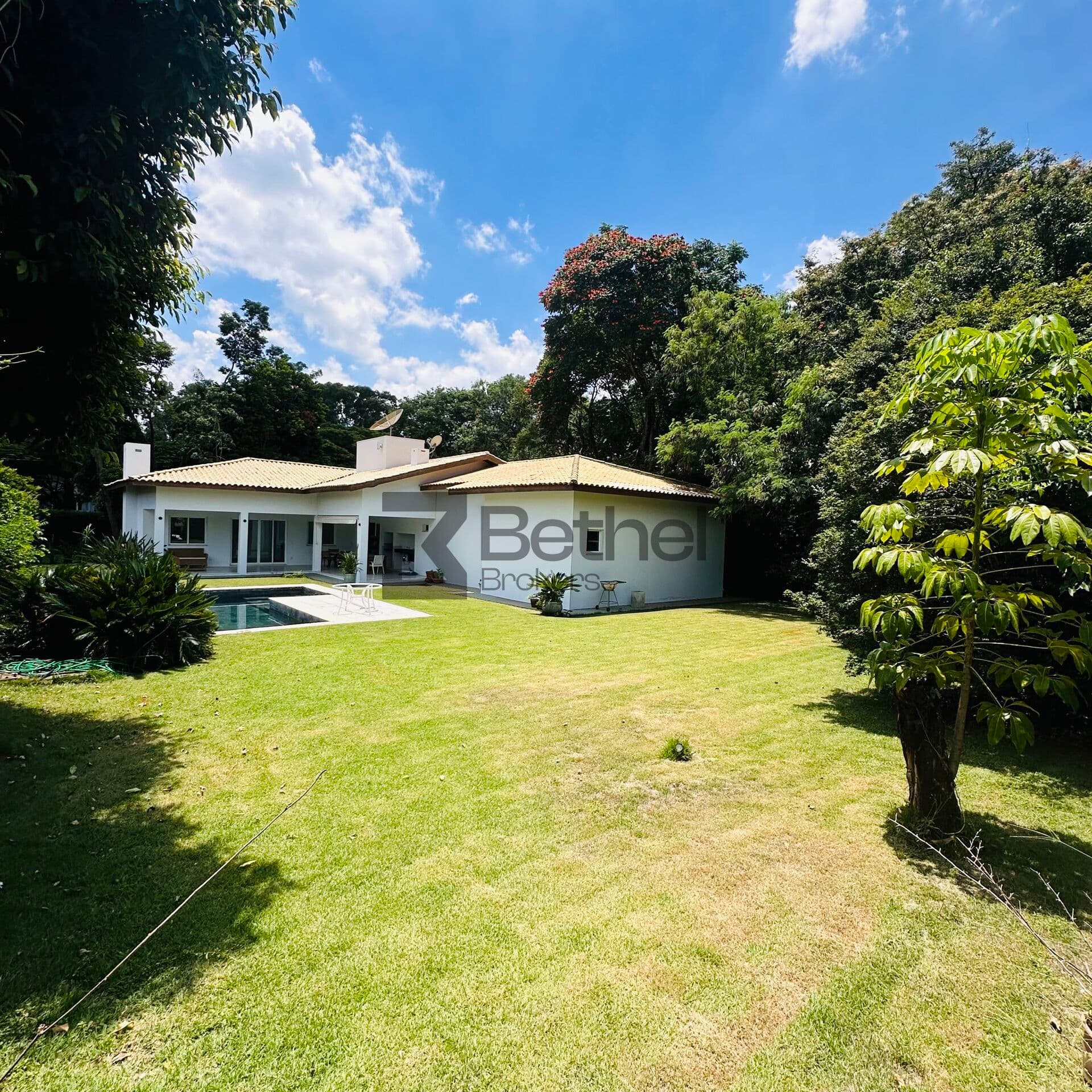 Casa em Condomínio de Alto Padrão