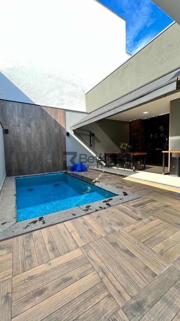 Belíssima casa disponível para venda, localizada no Condomínio Mantova Indaiatuba, SP.