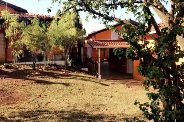 Casa Padrão em ótima Localização na Cidade