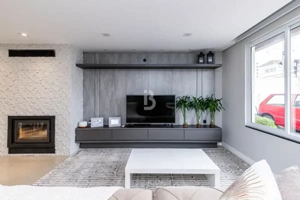 Sobrado Triplex à Venda – Alto Padrão e Sustentabilidade a Uma Quadra do Parque Atuba