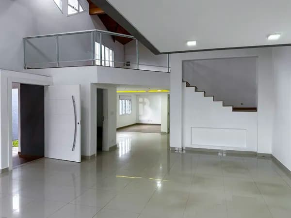 Casa a Venda na Vila Isabel | 470m² com Pé Direito Duplo - OPORTUNIDADE
