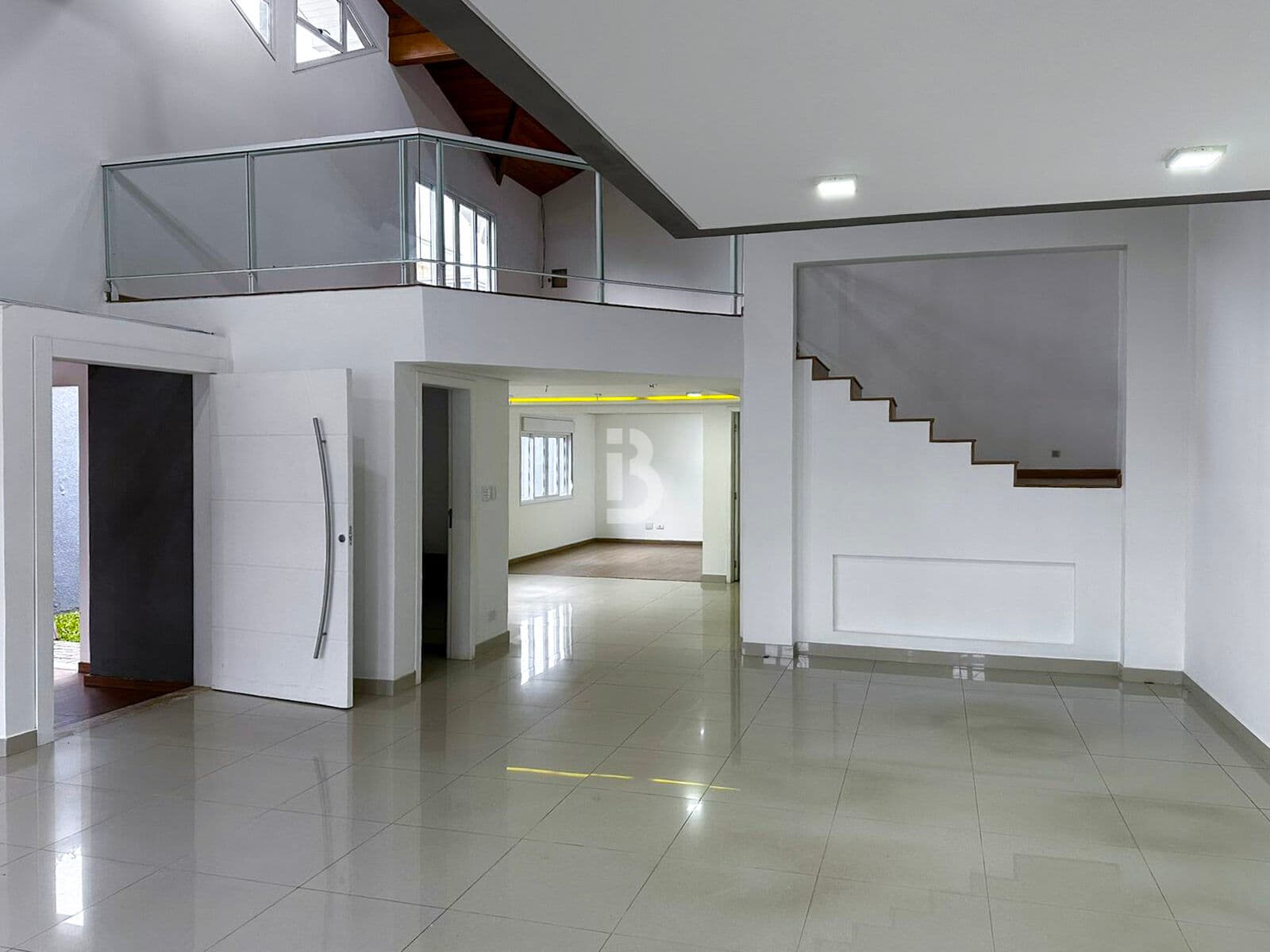 Casa a Venda na Vila Isabel | 470m² com Pé Direito Duplo - OPORTUNIDADE