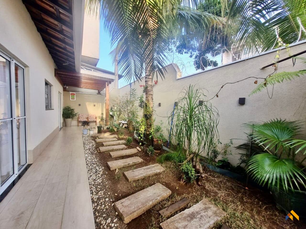 Casa à Venda com 3 Quartos, Suíte, Área Gourmet Completa e 3 Vagas – R$ 680.000