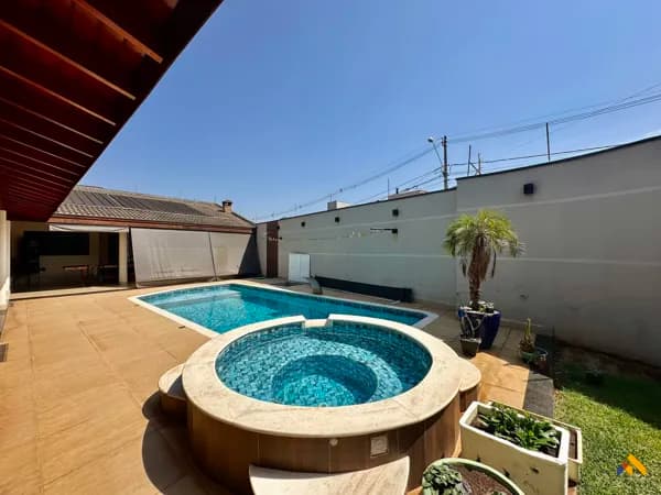 Casa à venda com 3 dormitórios, piscina aquecida e energia fotovoltaica – Alto padrão