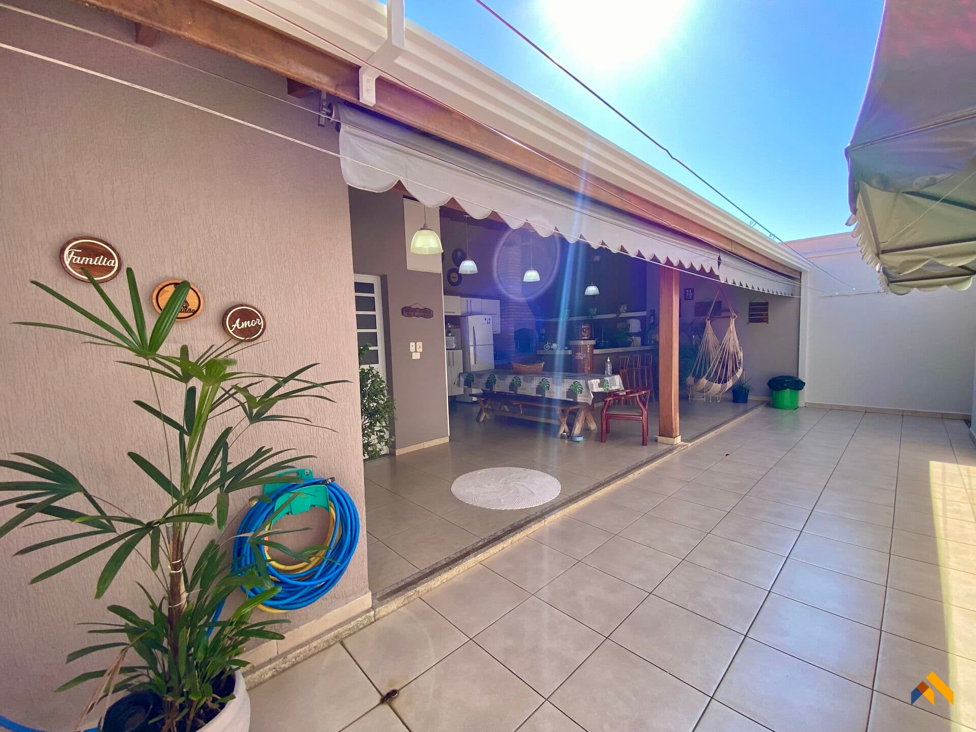 Casa à Venda na Vila Santa Maria em Americana/SP – 3 Dormitórios, Suíte com Banheira e Área Gourmet Completa