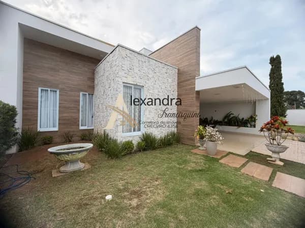 Casa em Vilhena - Centro (S-01)