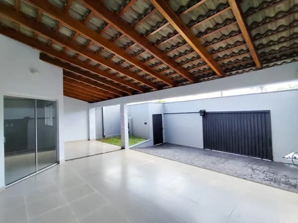 💠 Casa com 3 quartos (suíte) e espaço gramado no fundo da casa, podendo ser contruído um espaço muito bom varanda gourmet ou mesmo piscina.