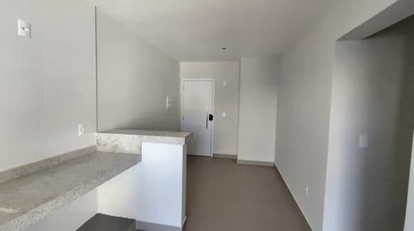 Apartamento com 2 quartos, suíte, elevador perto do Center Shopping e da UFU.