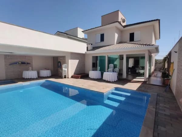 🏡 Sobrado com 4 quartos com lazer completo e excelente localização na zona Sul.