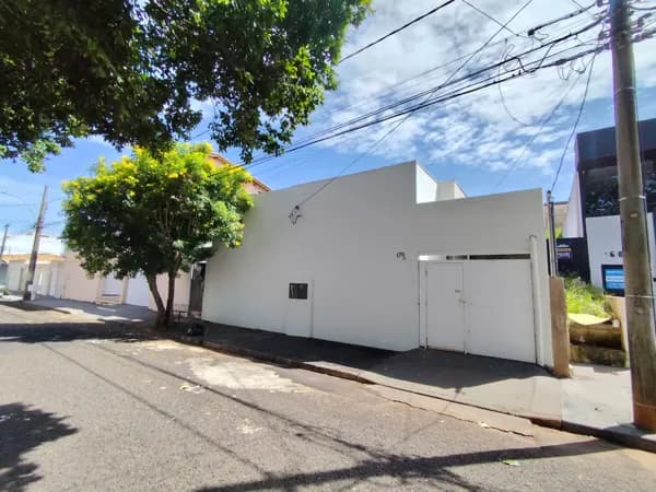 📍 2 CASAS INDEPENDENTES no mesmo terreno – Tabajaras, próximo ao Praia Clube.