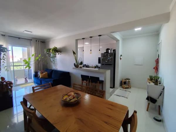 📌 Apartamento com elevador, 2 quartos, suíte, varanda gourmet e 2 vagas de garagens no Santa Mônica.