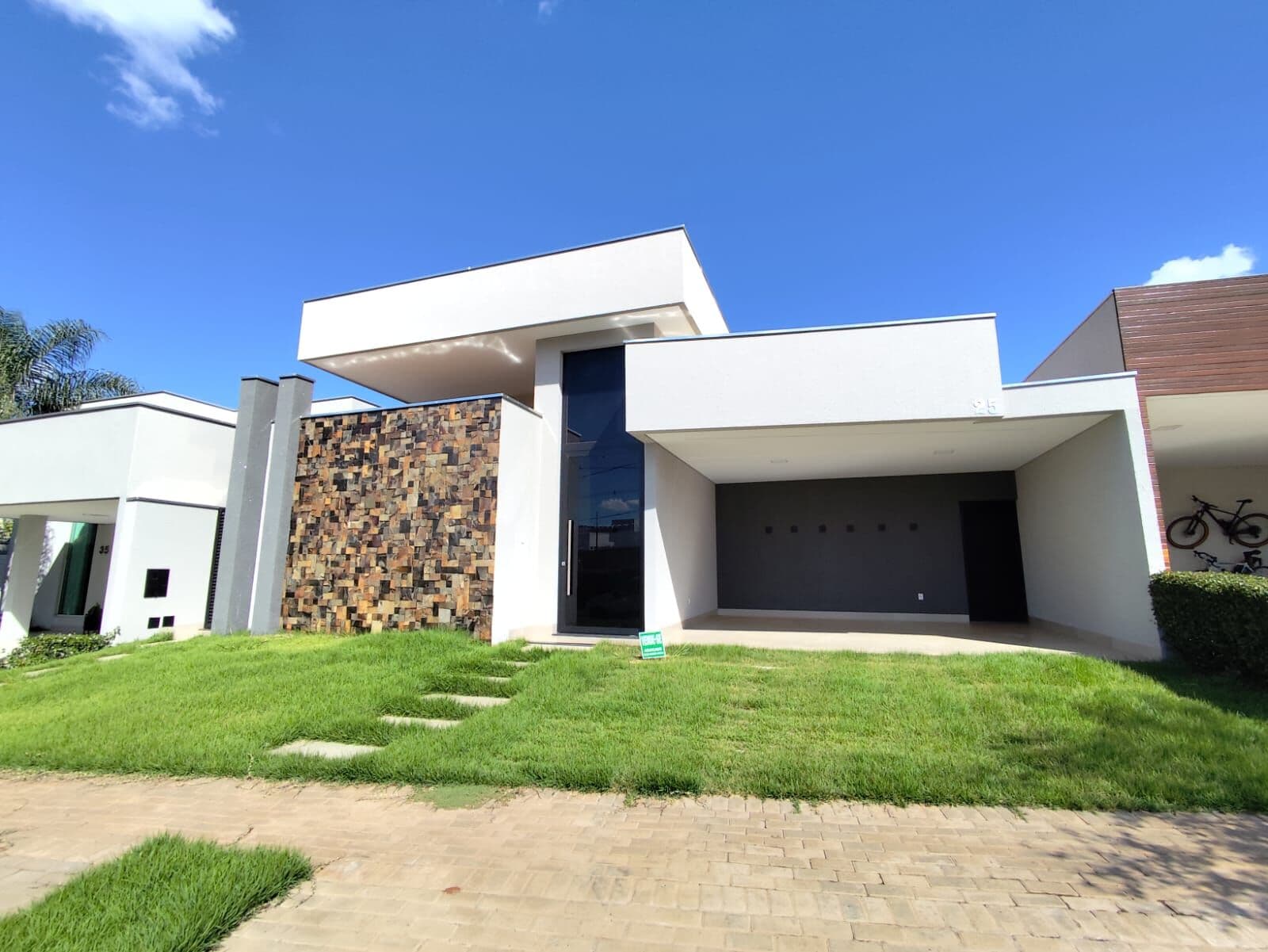 ✅ Casa Térrea no Cond. SPLENDIDO com 3 suítes, escritório, sala com pé direito duplo e piscina aquecida