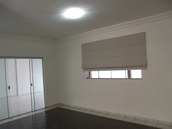 🏡 Casa no Jardim Patrícia – Excelente oportunidade para quem busca uma casa ampla, bem distribuída e reformada.