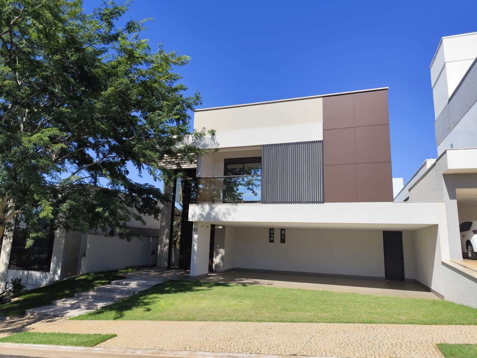 🚀 Casa no Cond. Gênova - 4 suítes (Sendo 1 térrea) - área de lazer completa - terreno de 450m² - construção de 313m².
