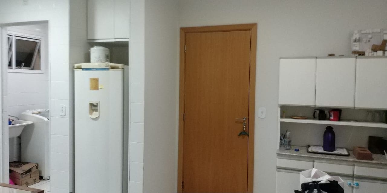 Situado em uma área privilegiada de Uberlândia, o bairro Saraiva, este apartamento combina estilo e funcionalidade.