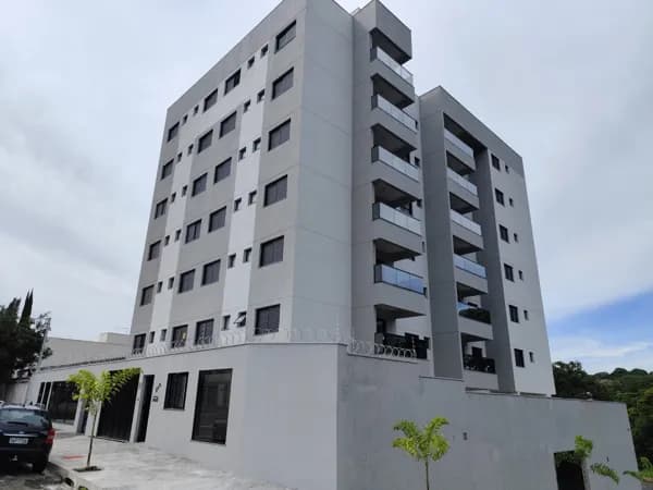 📌 Apartamento novo com elevador - 2 quartos sendo 1 suíte com elevador e sacada.