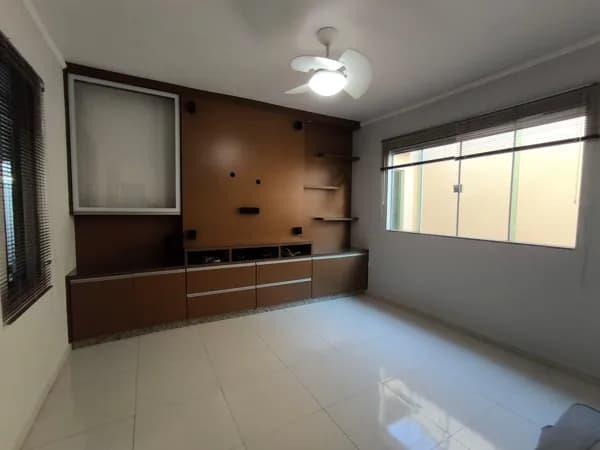 Oportunidade de adquirir um imóvel incrível no bairro Cidade Jardim, um dos setores que mais valoriza de Uberlândia.