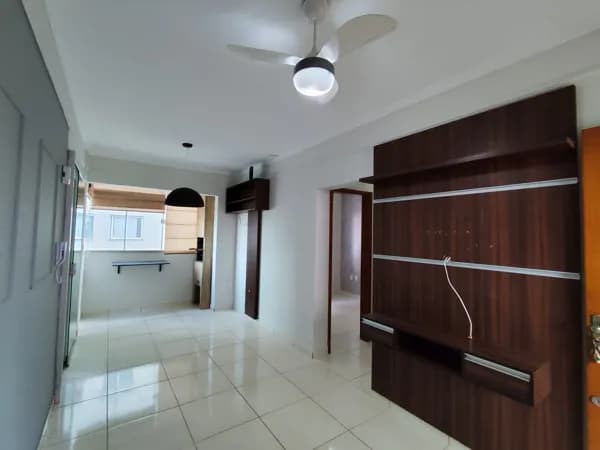 🔑 Apartamento 56m² todo com armários - 2 quartos, suíte e churrasqueira no bairro Santa Mônica.