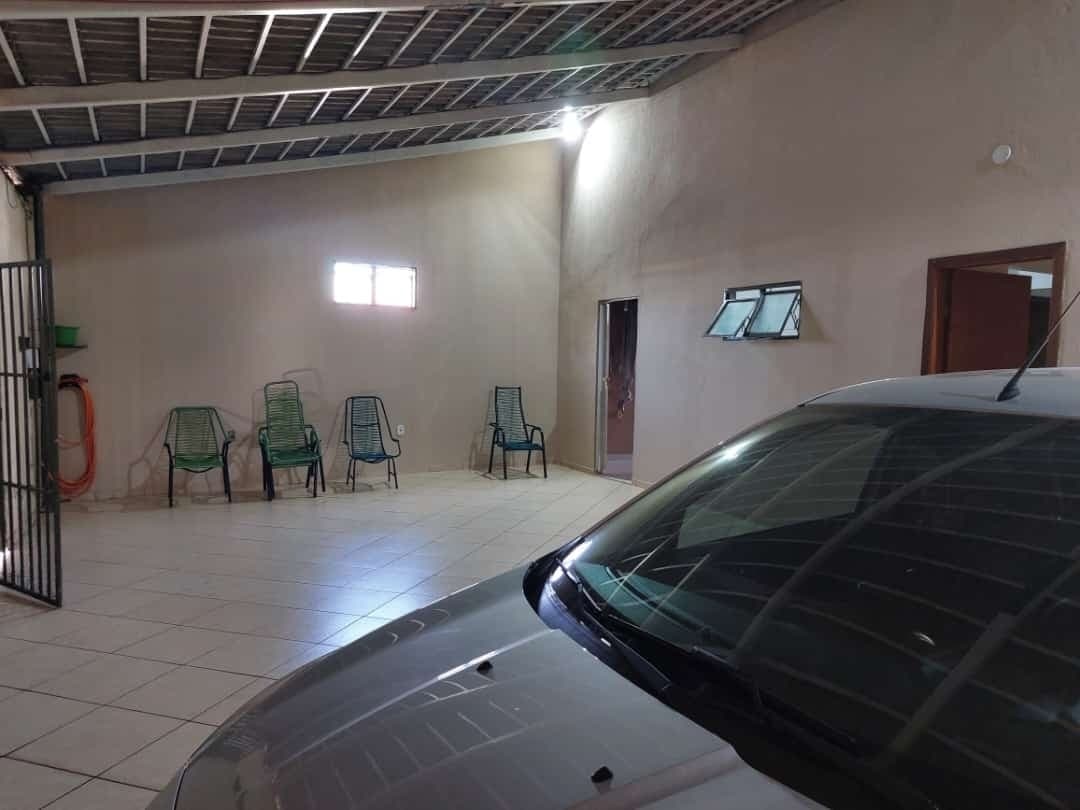 Acabou de encontrar a casa que procura no bairro Luizote de Freitas, perto de supermercado, escola, pontos de ônibus, e vários outros comércios.
