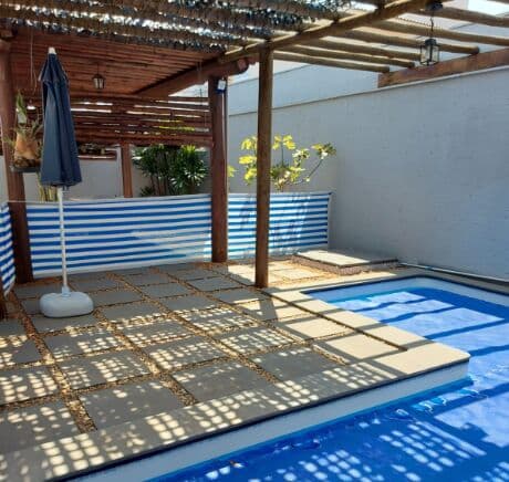 Sobrado de Alto Padrão com 4 suítes e piscina no Condomínio Royal Park – Uberlândia 🏡✨