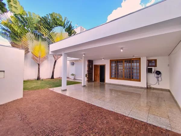 🔑 Maravilhosa casa térrea de 210m² em terreno de 350m², região nobre Zona Sul, piso e bancadas tudo no granito.