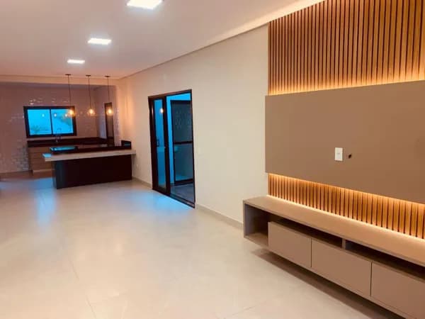 🏡 Casa pronta para morar com 3 quartos, suíte no bairro Santa Mônica. 🏡✨