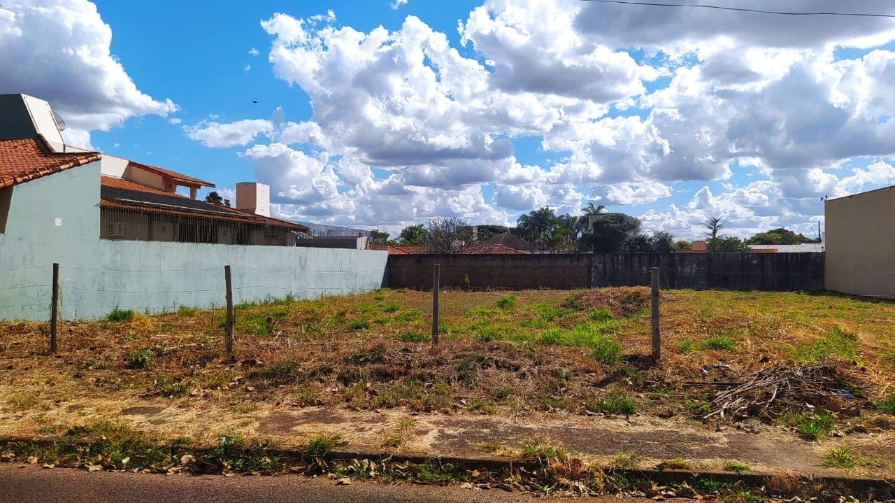 Terreno no Setor Sul bem no coração do bairro Morada da Colina em Uberlândia.
