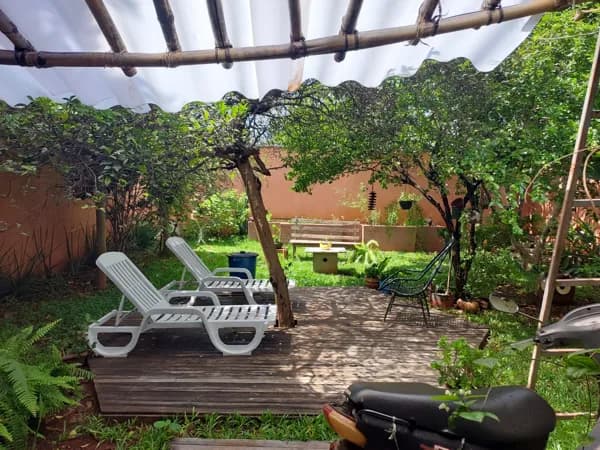 🏡 Esta encantadora casa de 3 quartos, sendo um deles suíte, oferece não apenas conforto e espaço, mas também um ambiente cercado por área verde proporcionando um ambiente aconchegante e equilibrado!!!