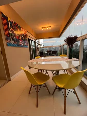 🔊 Apartamento alto padrão ao lado do Praia Clube com 3 quartos (2 suítes) e lazer completo com piscina.