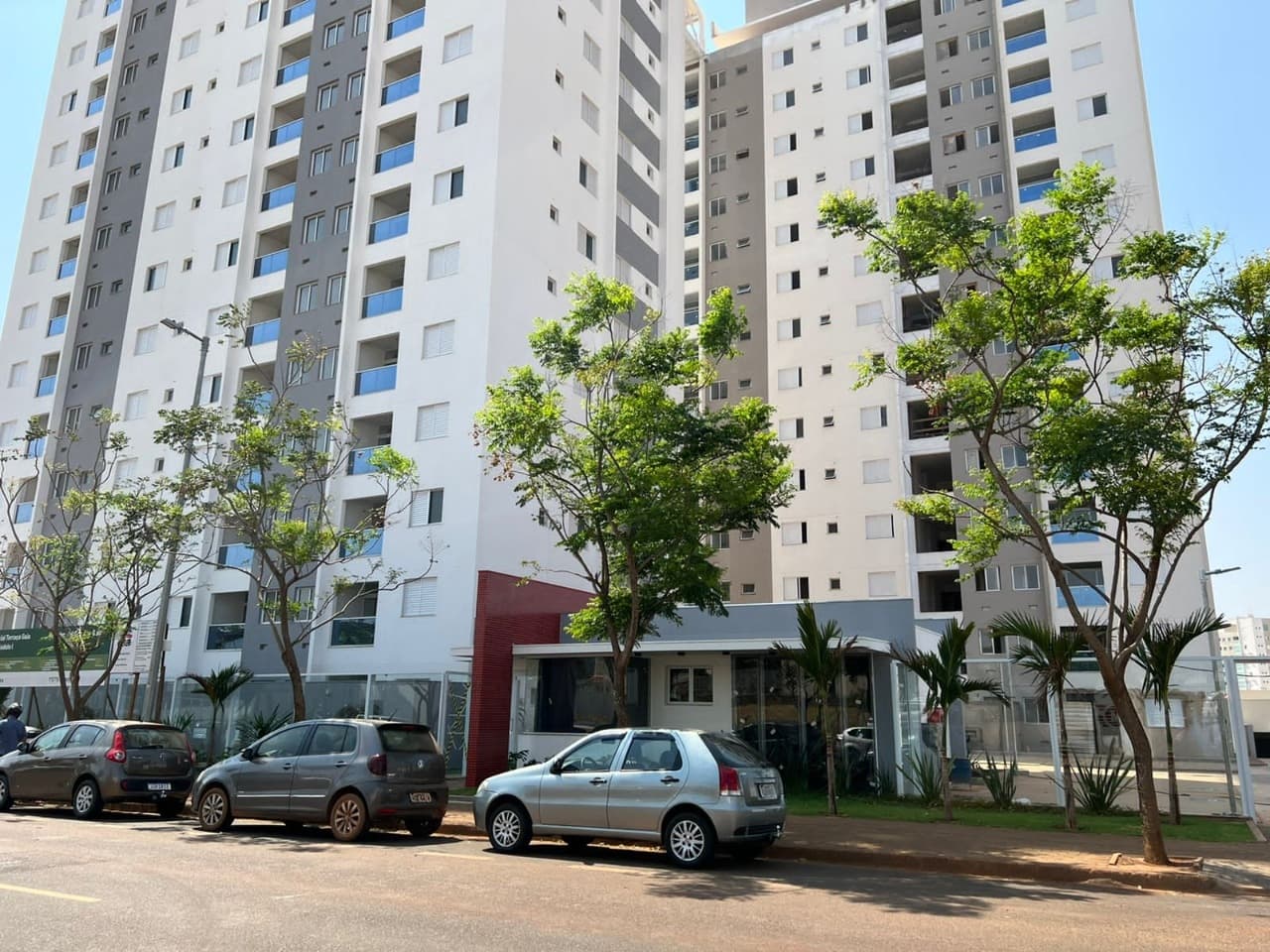TERRAÇO GAIA - empreendimento localizado na Zona Leste de Uberlândia no bairro Granja Marileusa, próximo à padarias, postos de combustível e hospital.