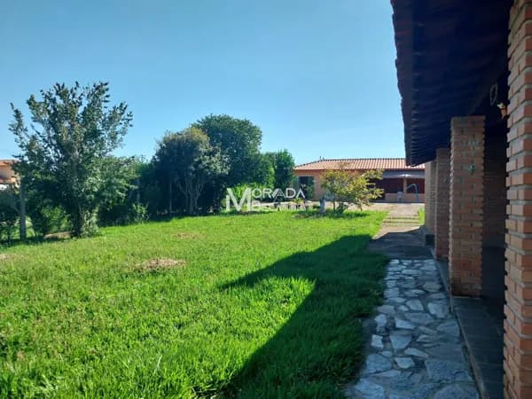 Sítio 1000m², 3 quartos e suíte - Condomínio Morada do Lago