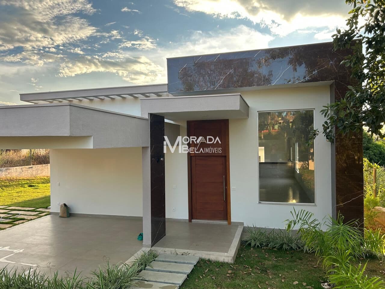 Casa 3 quartos com suíte, Condomínio Vale do Luar/ Jaboticatubas/ Mg