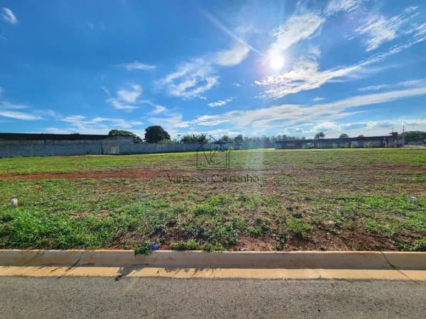 Lote/Terreno em Araçoiaba da Serra - Centro