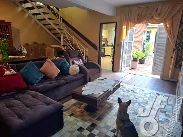 Sobrado com 4 Dormitórios (1 Suíte) no Centro – Pelotas/RS