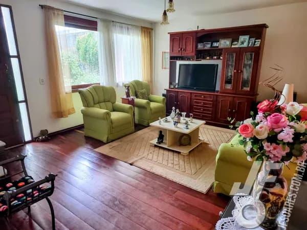 Casa de Alvenaria no Areal: 4 Dormitórios e 347m² de Conforto em Pelotas