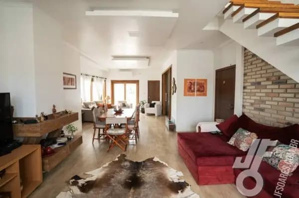 Espetacular Sobrado de Luxo no Laranjal – 390m² de Sofisticação