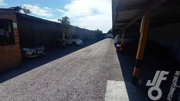 Amplo Terreno com 1.292m² e Área Coberta no Areal – Potencial Comercial Estratégico