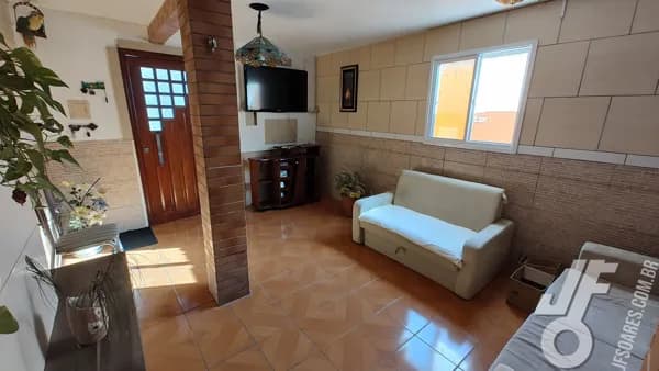 Sobrado com Piscina e Potencial de Customização no Porto – Pelotas